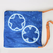 Lade das Bild in den Galerie-Viewer, Cyanotasche Kettenblatt