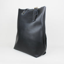 Lade das Bild in den Galerie-Viewer, Rucksacktasche - schwarz