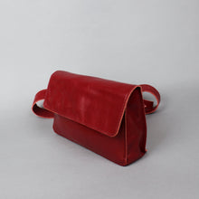 Lade das Bild in den Galerie-Viewer, Bauchtasche / Brusttasche rot
