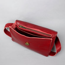 Lade das Bild in den Galerie-Viewer, Bauchtasche / Brusttasche rot
