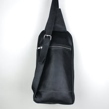 Lade das Bild in den Galerie-Viewer, große Brusttasche / Rucksack - schwarz
