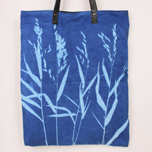 Lade das Bild in den Galerie-Viewer, Cyanotasche Zittergras
