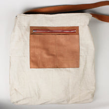 Lade das Bild in den Galerie-Viewer, Cyanotasche Kettenblatt
