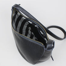 Lade das Bild in den Galerie-Viewer, Halbmondtasche - Schwarz
