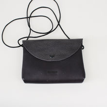 Lade das Bild in den Galerie-Viewer, Kleine Handytasche - Dunkellila
