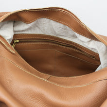 Lade das Bild in den Galerie-Viewer, Große Hobobag - Cognac
