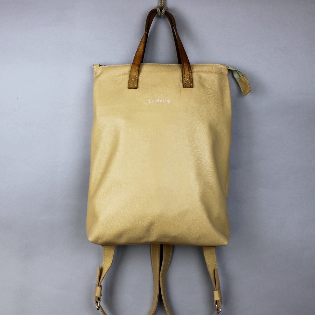 Leichter Rucksack im Hochformat - Beige