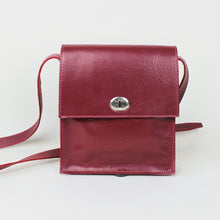 Lade das Bild in den Galerie-Viewer, kleine quadratische Tasche - Beere
