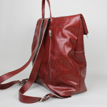 Lade das Bild in den Galerie-Viewer, Rolltop Rucksack L- Rotbraun
