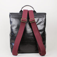 Lade das Bild in den Galerie-Viewer, Rolltop Rucksack M - Schwarz
