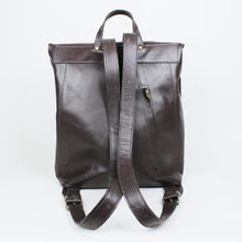 Lade das Bild in den Galerie-Viewer, Rolltop Rucksack M - Dunkelbraun

