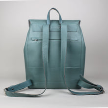 Lade das Bild in den Galerie-Viewer, Klassischer Rucksack M mit runder Klappe - Türkis
