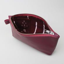 Lade das Bild in den Galerie-Viewer, Schminktäschchen Beere /Special Edition Fernsehturm
