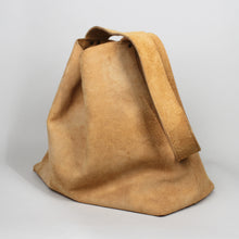 Lade das Bild in den Galerie-Viewer, Großer Slouchy Bag - hellbraunes Wildleder
