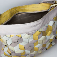 Lade das Bild in den Galerie-Viewer, Handtasche geflochten - Gelb / Sand
