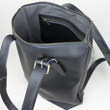 Lade das Bild in den Galerie-Viewer, Rucksacktasche - schwarz

