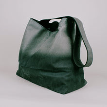 Lade das Bild in den Galerie-Viewer, Großer Slouchy Bag - graugrün
